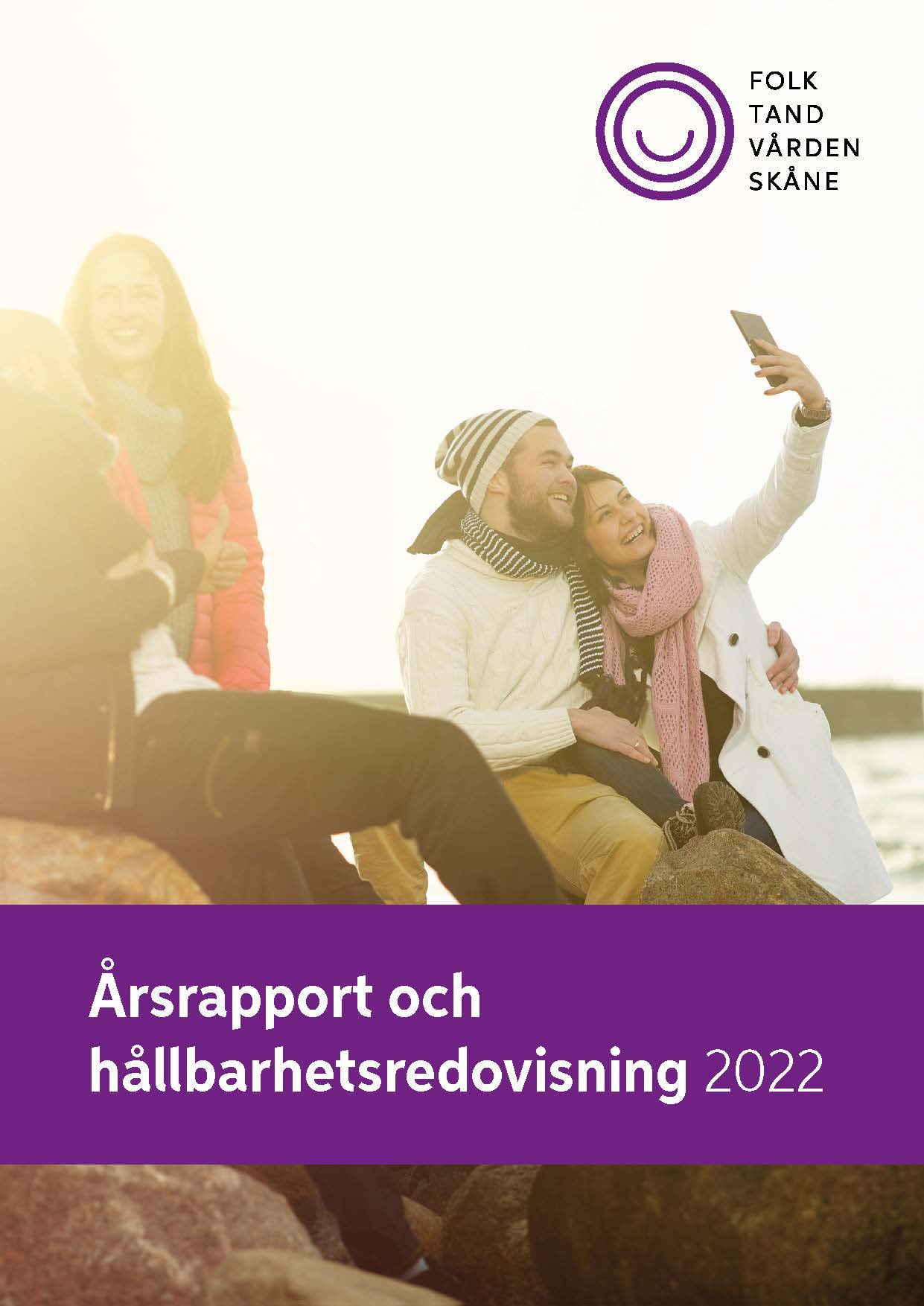 Omslaget av Folktandv&aring;rden Sk&aring;nes &Aring;rsrapport och h&aring;llbarhetsredovisning
